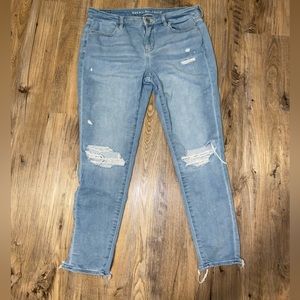 American Eagle Distressed Jegging Size 10 LONG